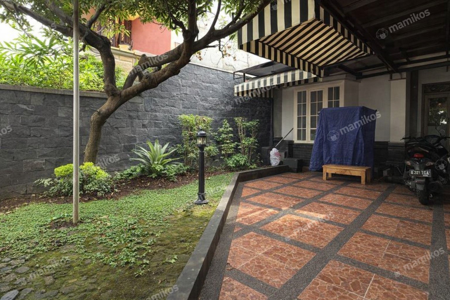 Rumah Sertifikat SHM 5 Kamar Tidur 4 Kamar Mandi Kramat Jati Jakarta Timur