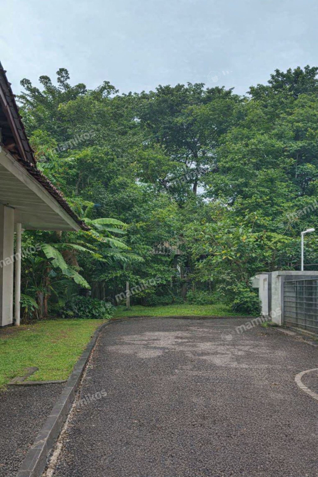 Rumah Sertifikat SHM 6 Kamar Tidur 6 Kamar Mandi Intercon Jakarta Barat - Photo 2