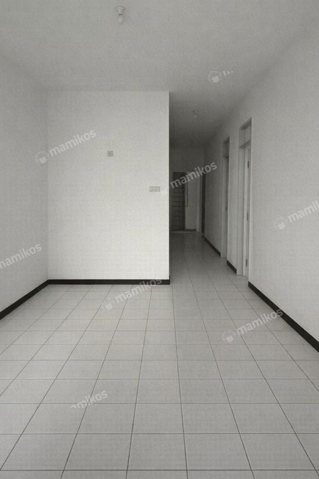 Rumah Sertifikat SHM 4 Kamar Tidur 4 Kamar Mandi Taman Ratu Jakarta Barat
