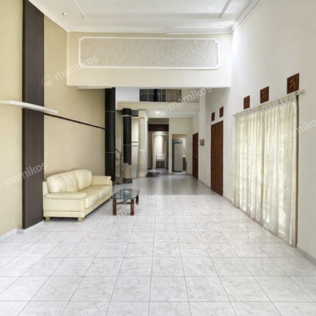 Rumah Sertifikat SHM 6 Kamar Tidur 4 Kamar Mandi Utan Kayu Jakarta Timur - Photo 2