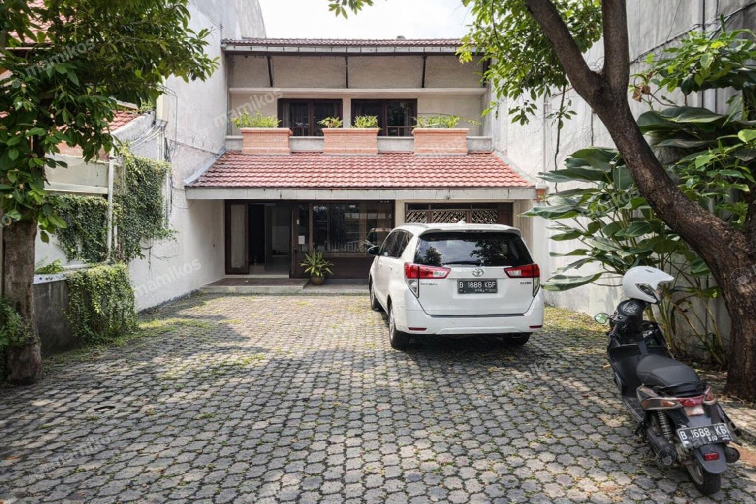 Rumah Sertifikat SHM 5 Kamar Tidur 5 Kamar Mandi Tanjung Duren Jakarta Barat