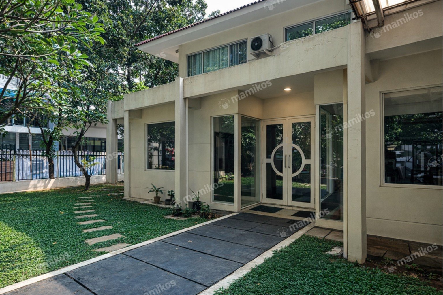 Rumah Sertifikat SHM 9 Kamar Tidur 4 Kamar Mandi Kebayoran Baru Jakarta Selatan