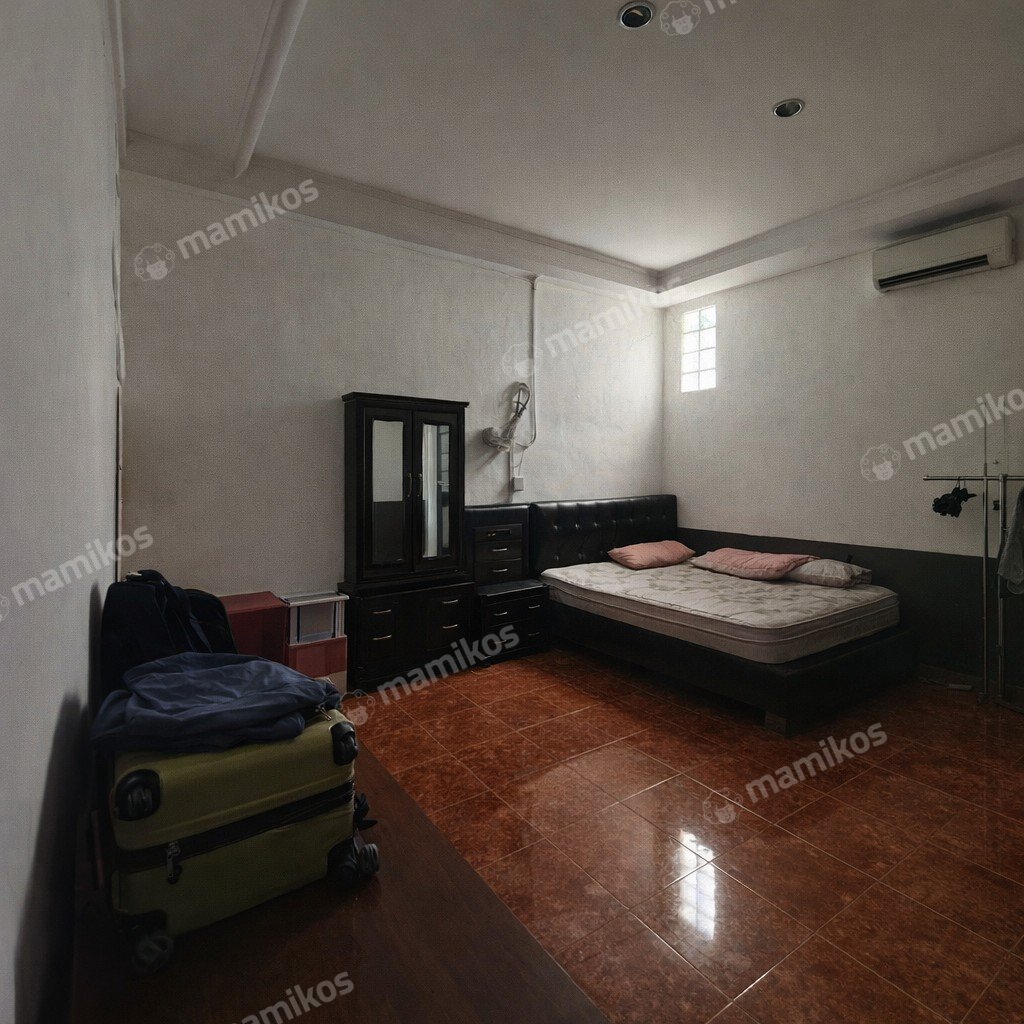 Rumah Sertifikat SHM 6 Kamar Tidur 3 Kamar Mandi Cibubur Jakarta Timur - Photo 2