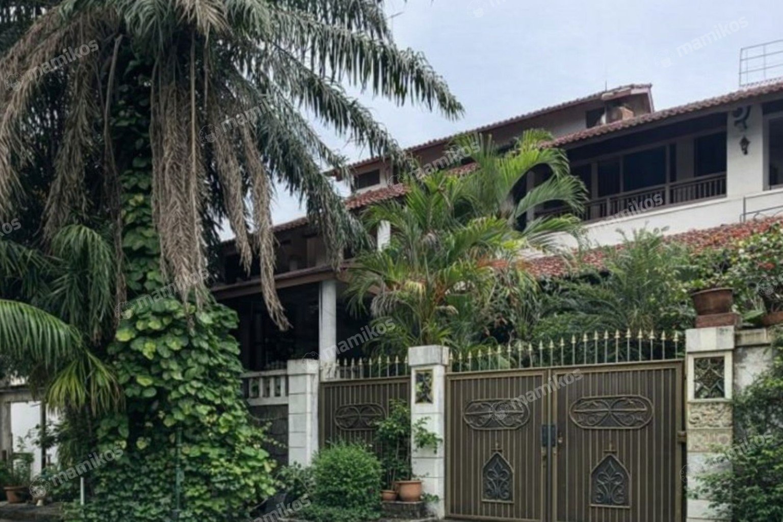 Rumah Sertifikat SHM 5 Kamar Tidur 4 Kamar Mandi Senopati Jakarta Selatan
