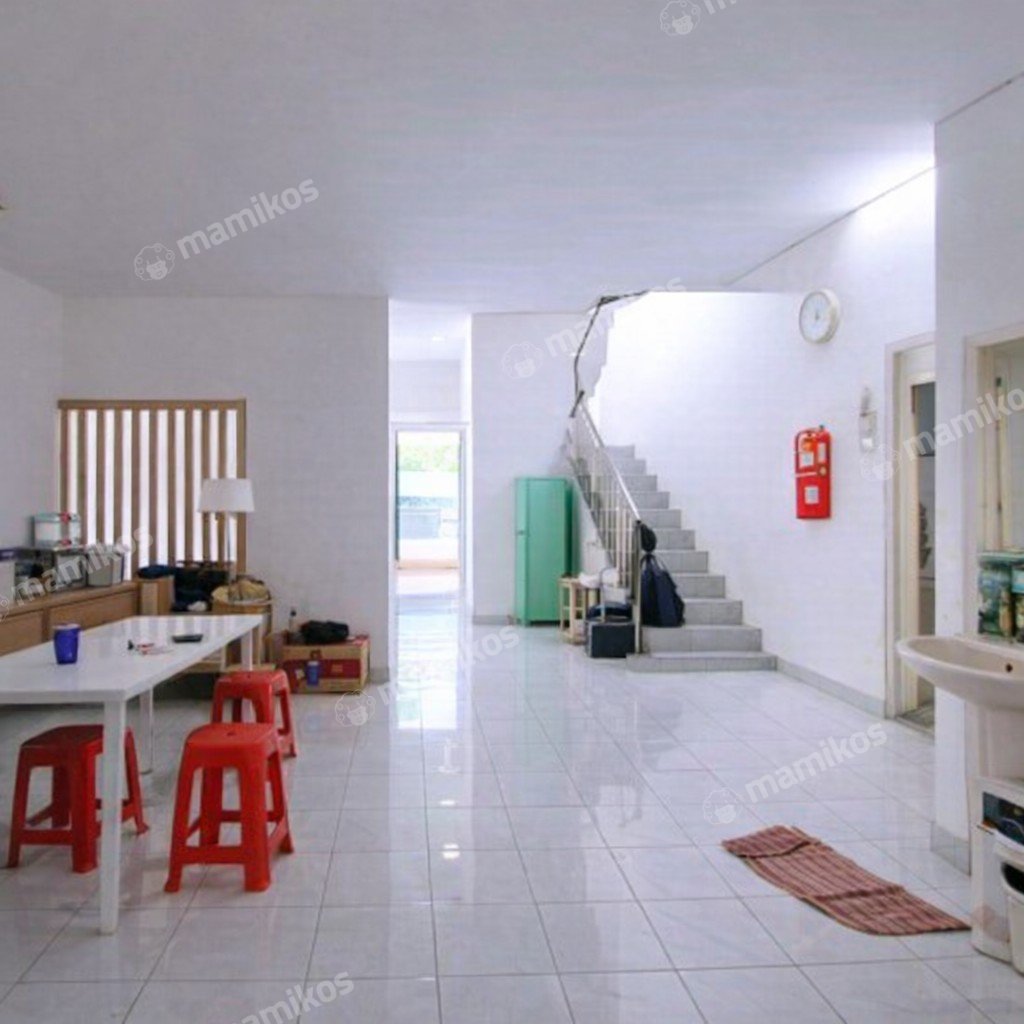 Rumah Sertifikat SHM 4 Kamar Tidur 4 Kamar Mandi Taman Kencana Jakarta Barat - Photo 3