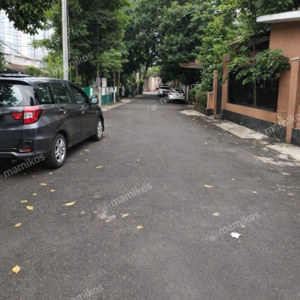 Rumah Sertifikat SHM 14 Kamar Tidur 14 Kamar Mandi Gandaria Jakarta Selatan - Photo 4