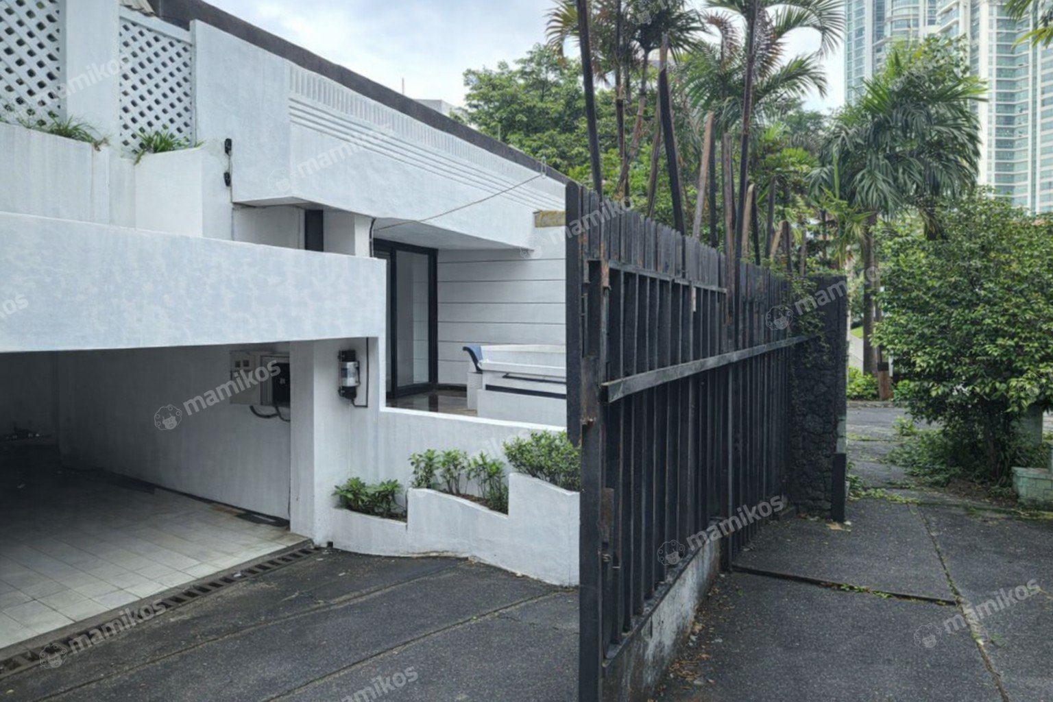 Rumah Sertifikat SHM 4 Kamar Tidur 3 Kamar Mandi Kebayoran Baru Jakarta Selatan