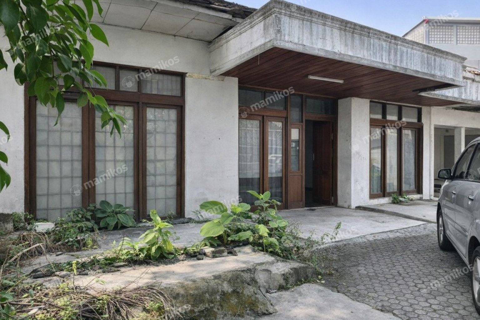 Rumah Sertifikat SHM 5 Kamar Tidur 4 Kamar Mandi Senopati Jakarta Selatan