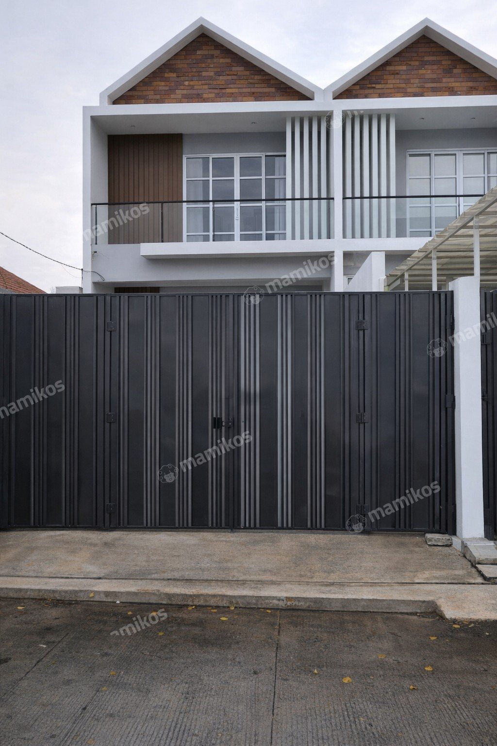 Rumah Sertifikat SHM 4 Kamar Tidur 4 Kamar Mandi Sunrise Garden Jakarta Barat - Photo 2