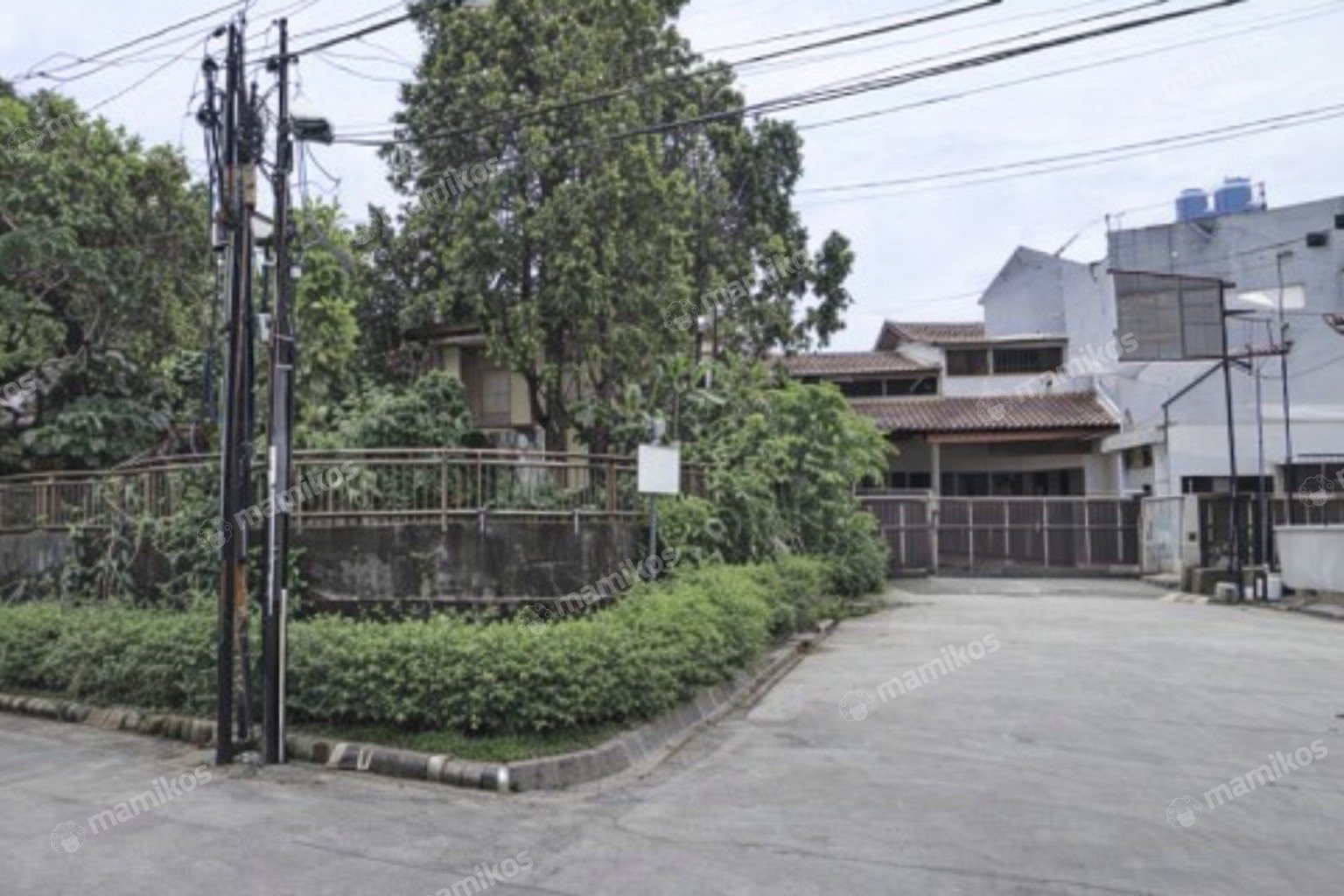 Rumah Sertifikat SHM 4 Kamar Tidur 4 Kamar Mandi Sunrise Garden Jakarta Barat - Photo 2