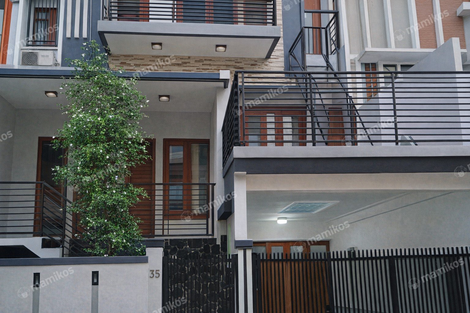 Rumah Sertifikat SHM 7 Kamar Tidur 7 Kamar Mandi Palmerah Jakarta Barat