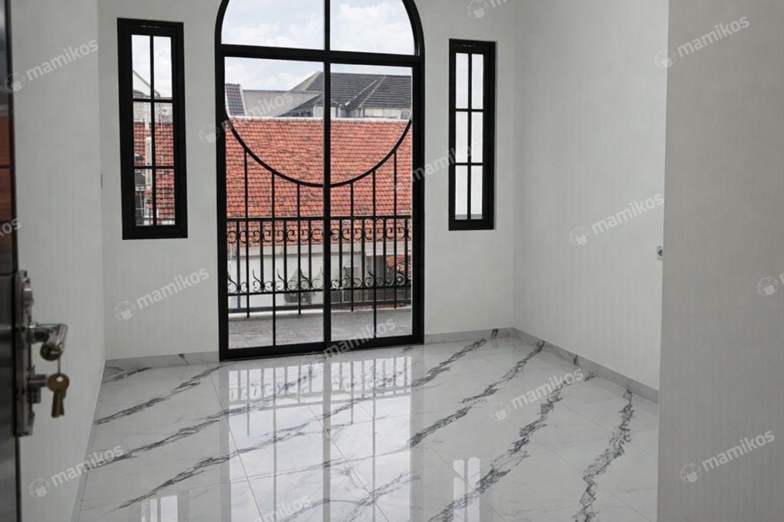 Rumah Sertifikat SHM 4 Kamar Tidur 4 Kamar Mandi Tanjung Duren Jakarta Barat