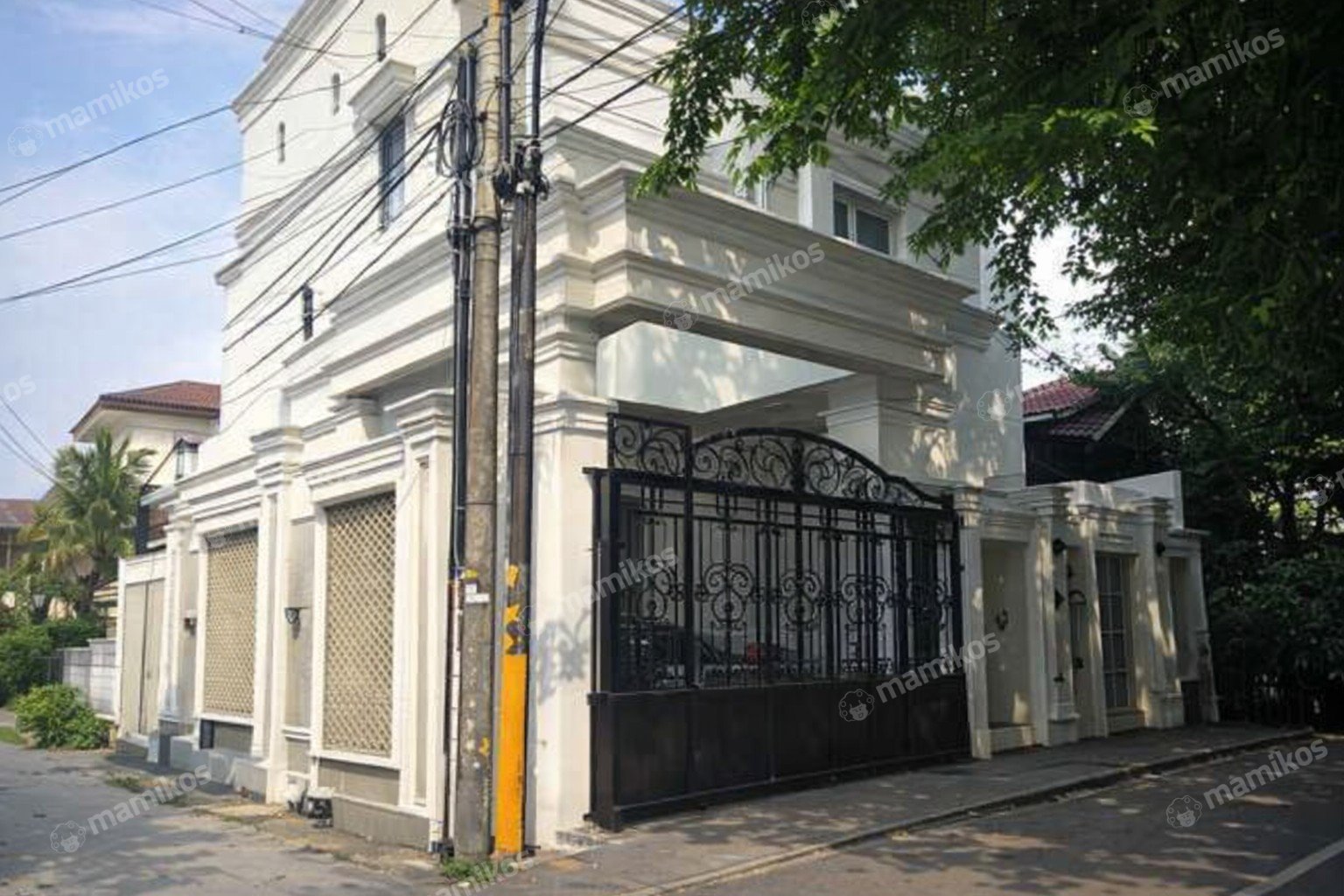 Rumah Sertifikat SHM 7 Kamar Tidur 5 Kamar Mandi Sunter Jakarta Utara