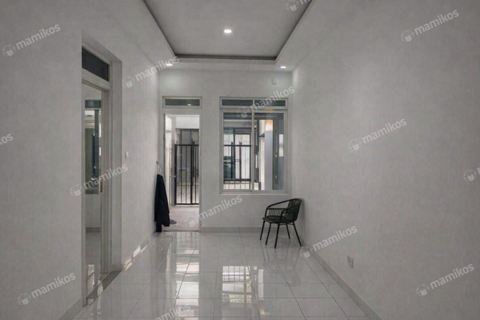 Rumah Sertifikat SHM 3 Kamar Tidur 2 Kamar Mandi Citra Garden Jakarta Barat - Photo 2