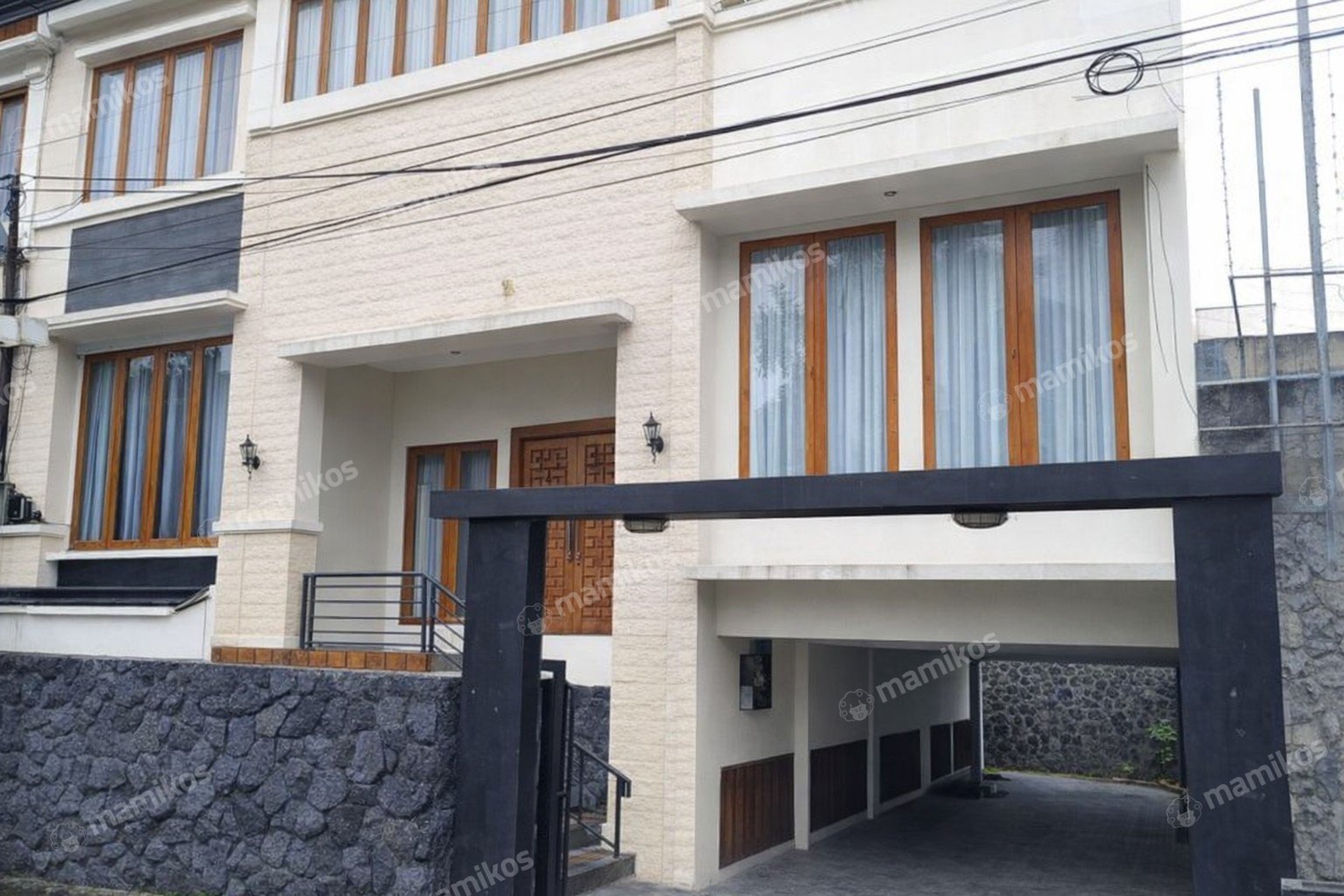 Rumah Sertifikat SHM 4 Kamar Tidur 4 Kamar Mandi Kemang Jakarta Selatan