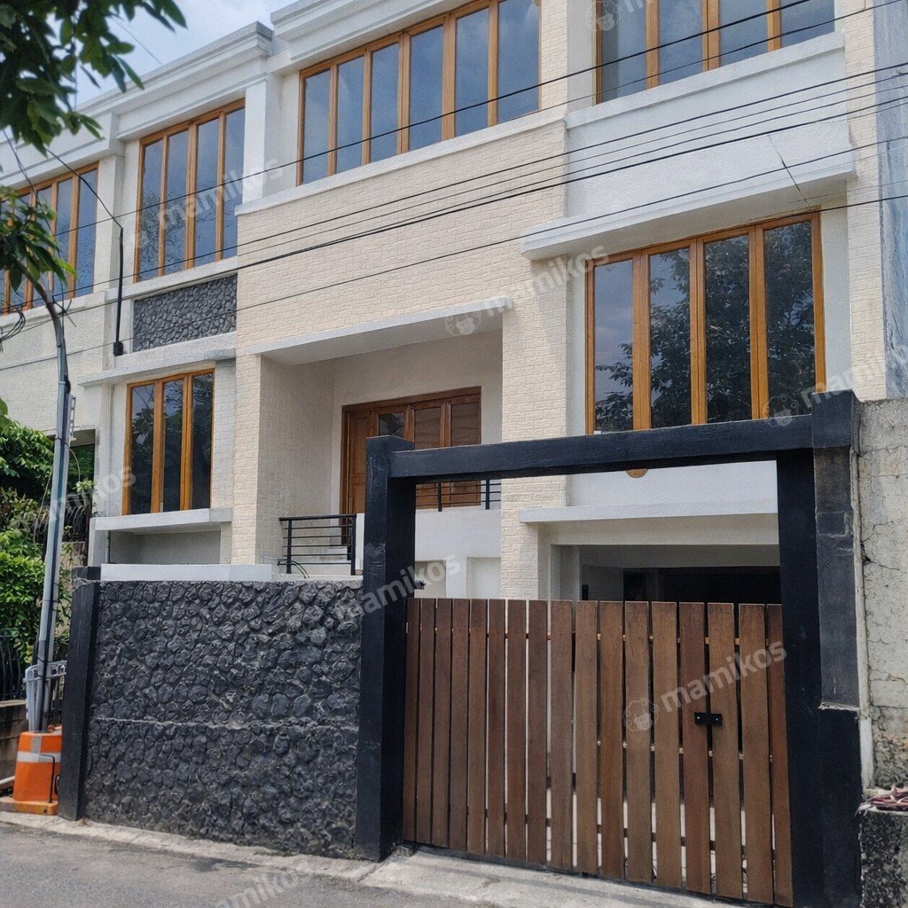 Rumah Sertifikat SHM 4 Kamar Tidur 4 Kamar Mandi Kemang Jakarta Selatan - Photo 2