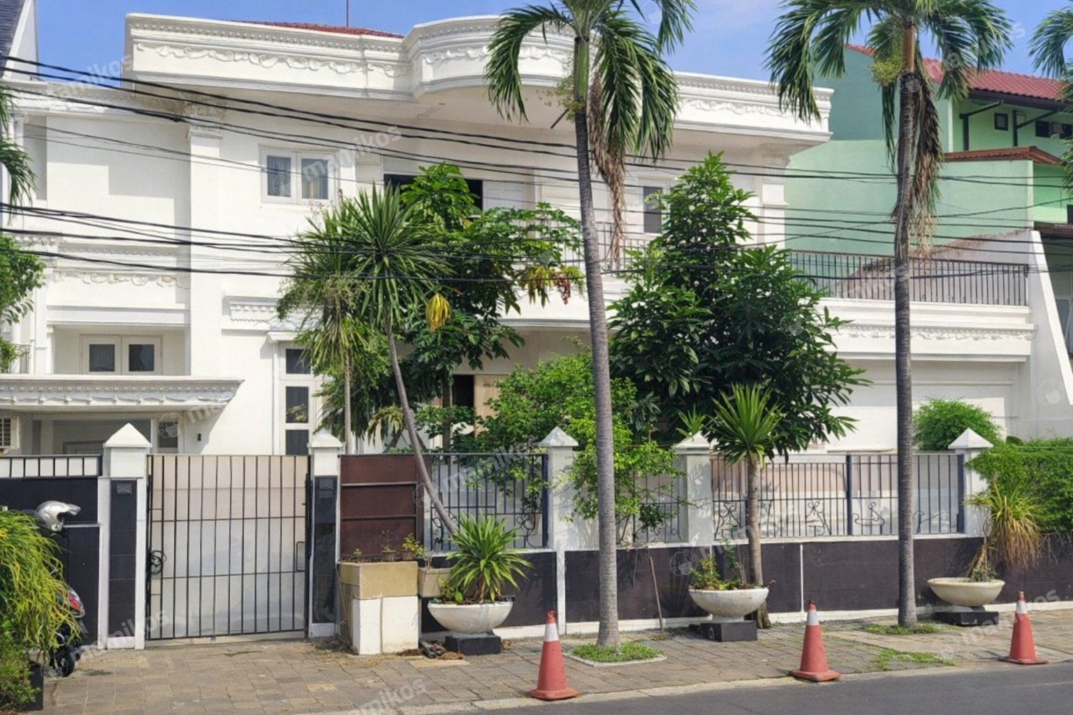 Rumah Sertifikat SHM 3 Kamar Tidur 3 Kamar Mandi Pondok Indah Jakarta Selatan
