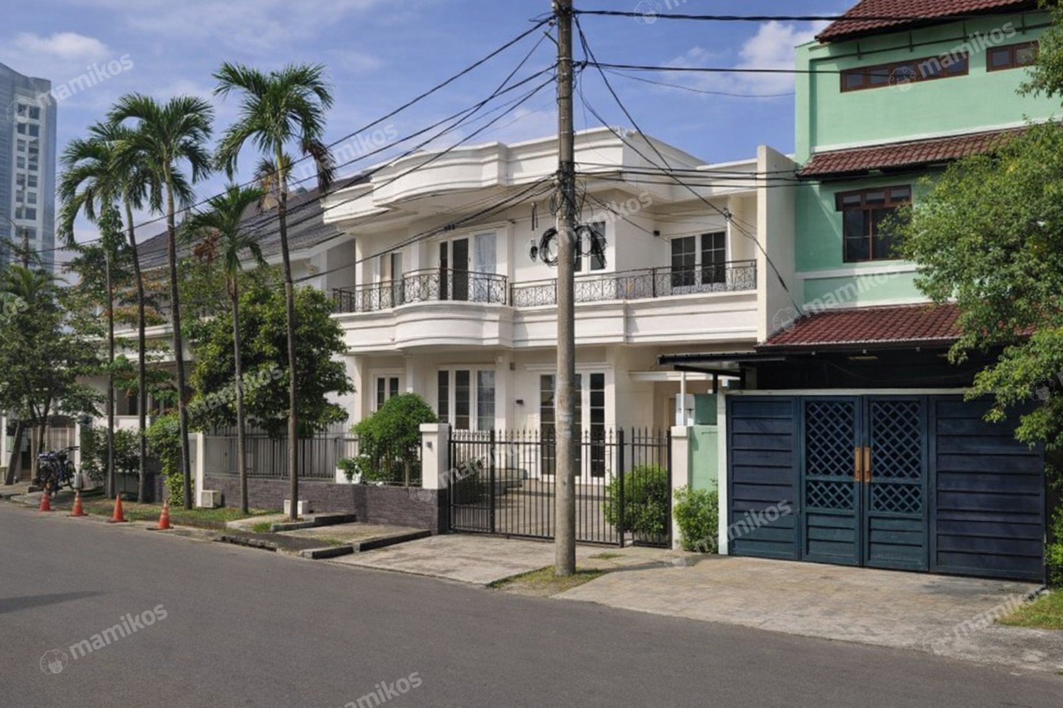 Rumah Sertifikat SHM 3 Kamar Tidur 3 Kamar Mandi Pondok Indah Jakarta Selatan - Photo 2