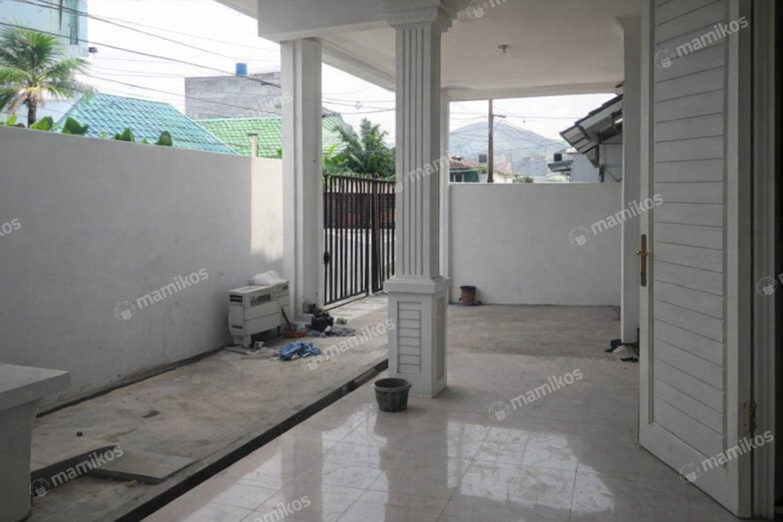 Rumah Sertifikat SHM 4 Kamar Tidur 4 Kamar Mandi Citra Garden Jakarta Barat - Photo 2