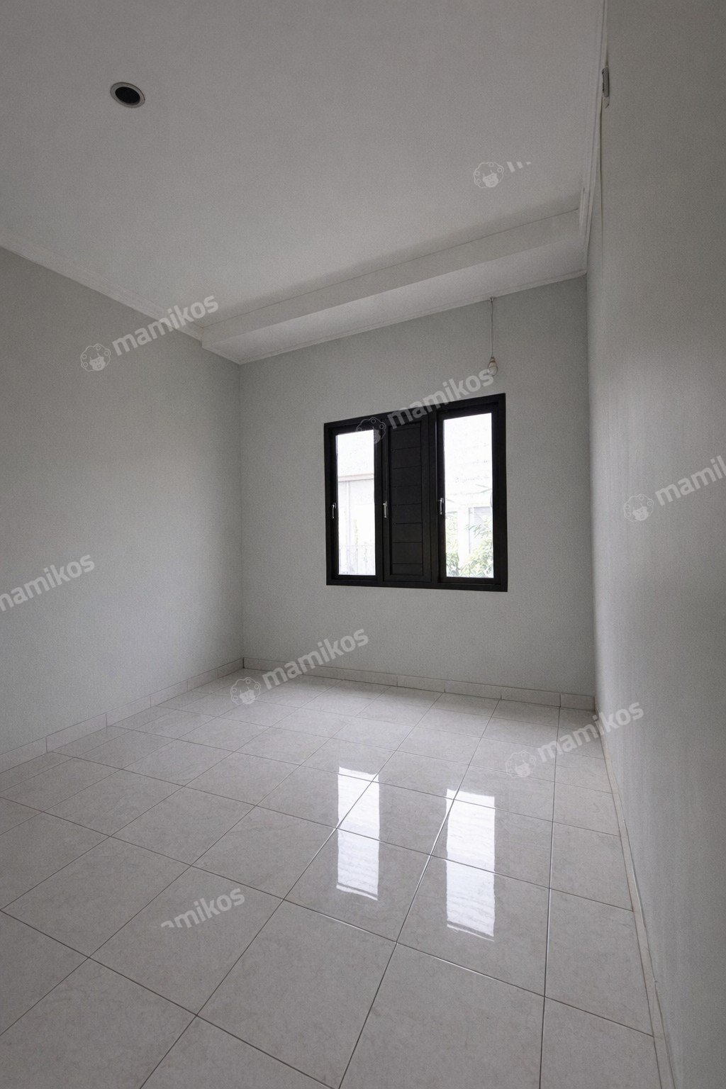 Rumah Sertifikat SHM 4 Kamar Tidur 2 Kamar Mandi Tanjung Duren Jakarta Barat - Photo 2