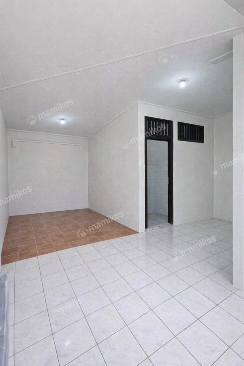 Rumah Sertifikat SHM 4 Kamar Tidur 2 Kamar Mandi Tanjung Duren Jakarta Barat - Photo 4