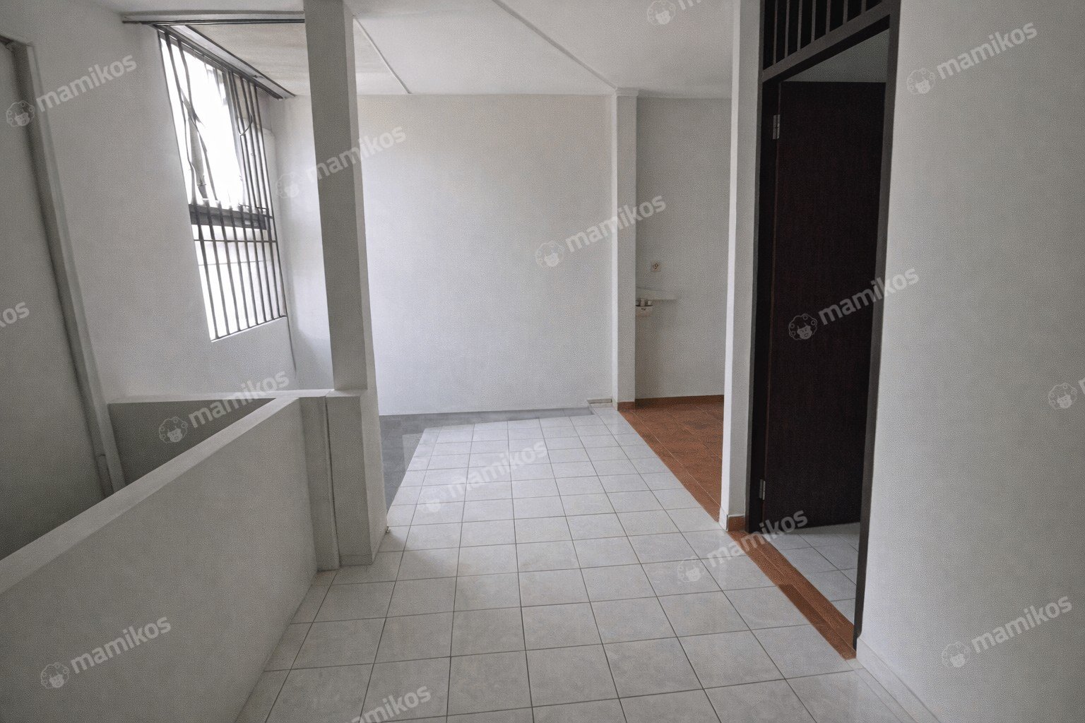 Rumah Sertifikat SHM 4 Kamar Tidur 2 Kamar Mandi Tanjung Duren Jakarta Barat - Photo 5