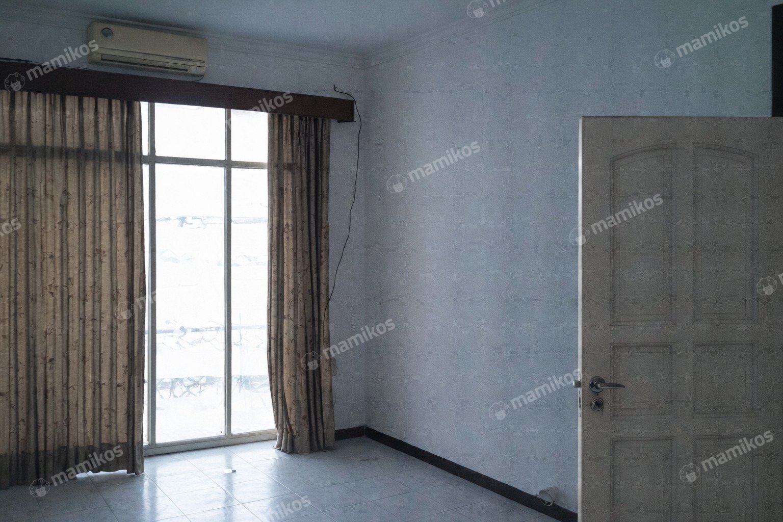 Rumah Sertifikat SHM 4 Kamar Tidur 3 Kamar Mandi Tamansari Jakarta Barat