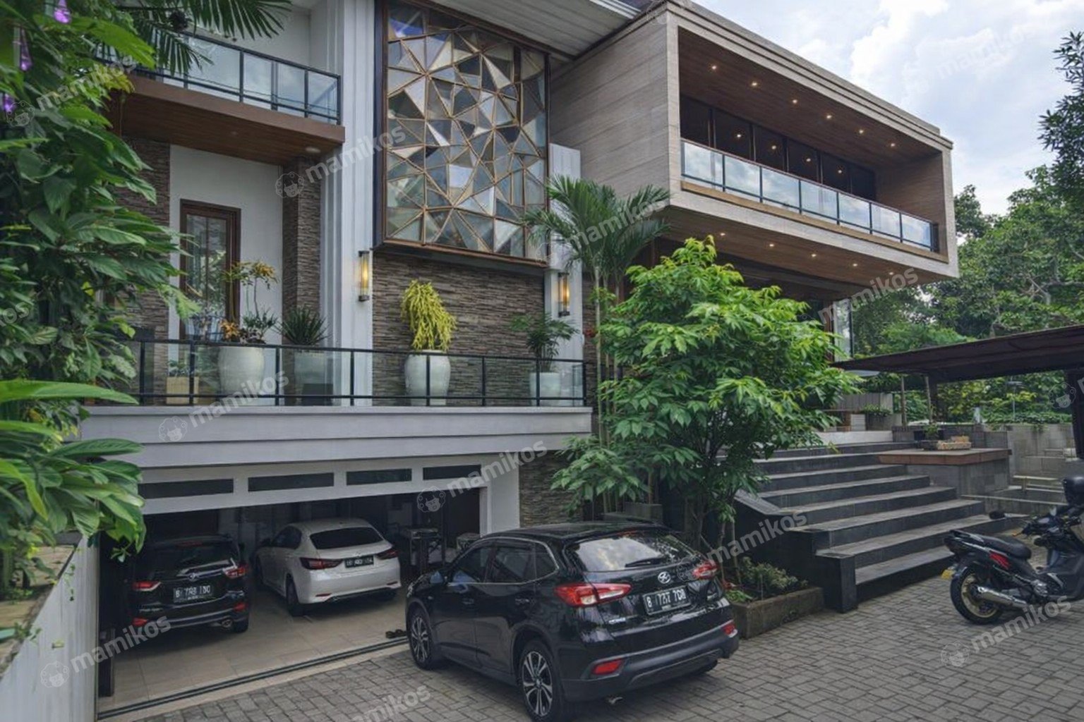 Rumah Sertifikat SHM 7 Kamar Tidur 4 Kamar Mandi Kebayoran Baru Jakarta Selatan