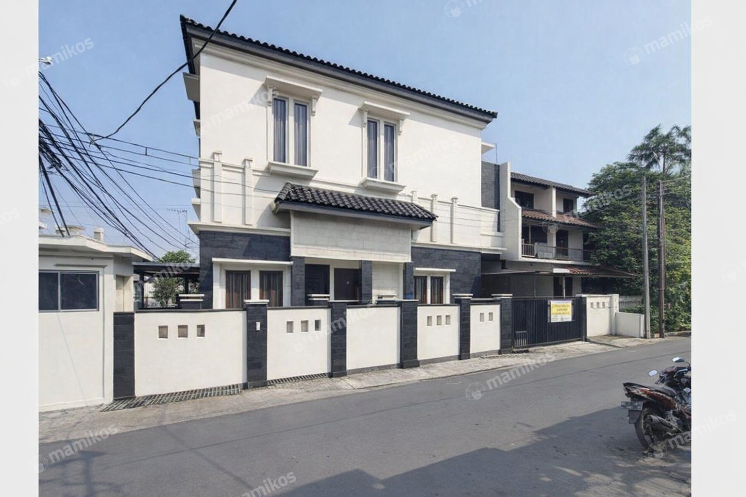 Rumah Sertifikat SHM 4 Kamar Tidur 4 Kamar Mandi Cilandak Jakarta Selatan