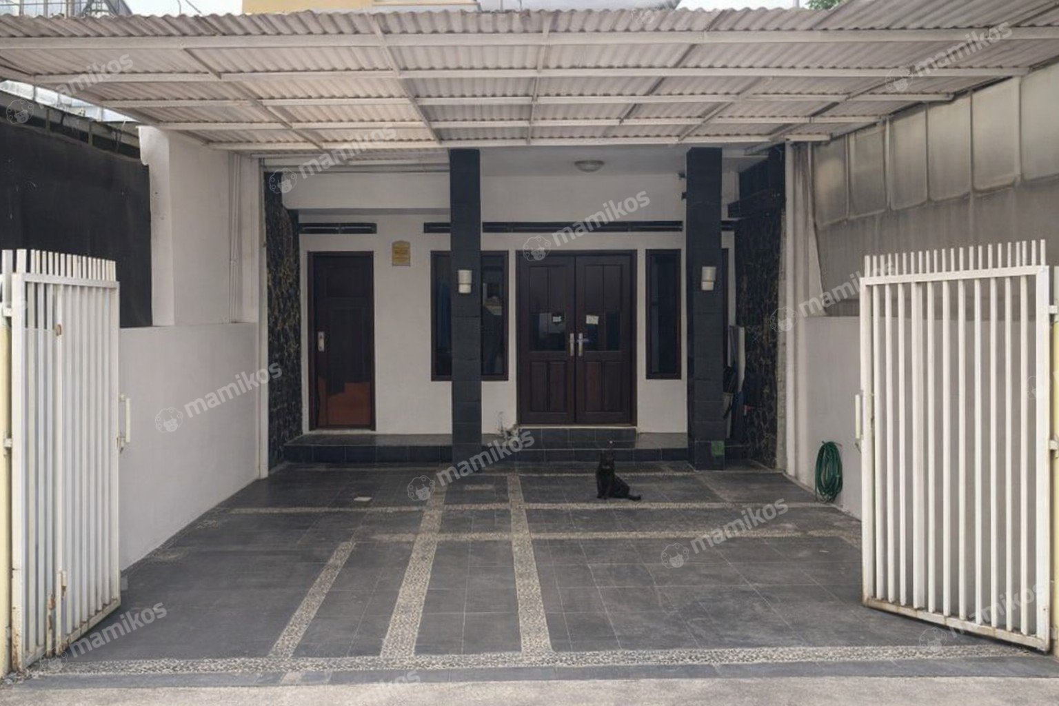 Rumah Sertifikat SHM 3 Kamar Tidur 2 Kamar Mandi Radio Dalam Jakarta Selatan