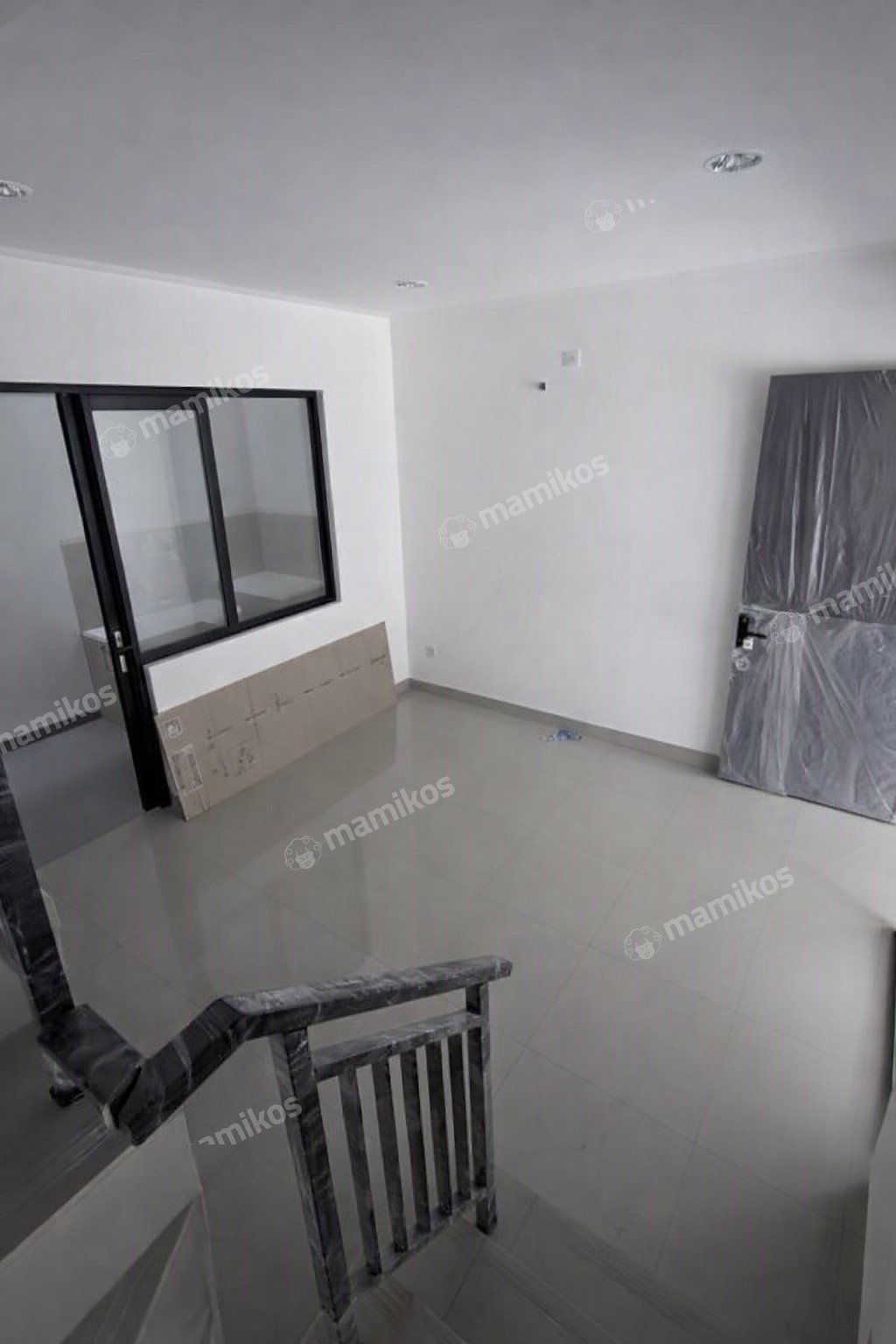 Rumah Sertifikat SHM 3 Kamar Tidur 3 Kamar Mandi Pantai Indah Kapuk 2 Jakarta Utara - Photo 3