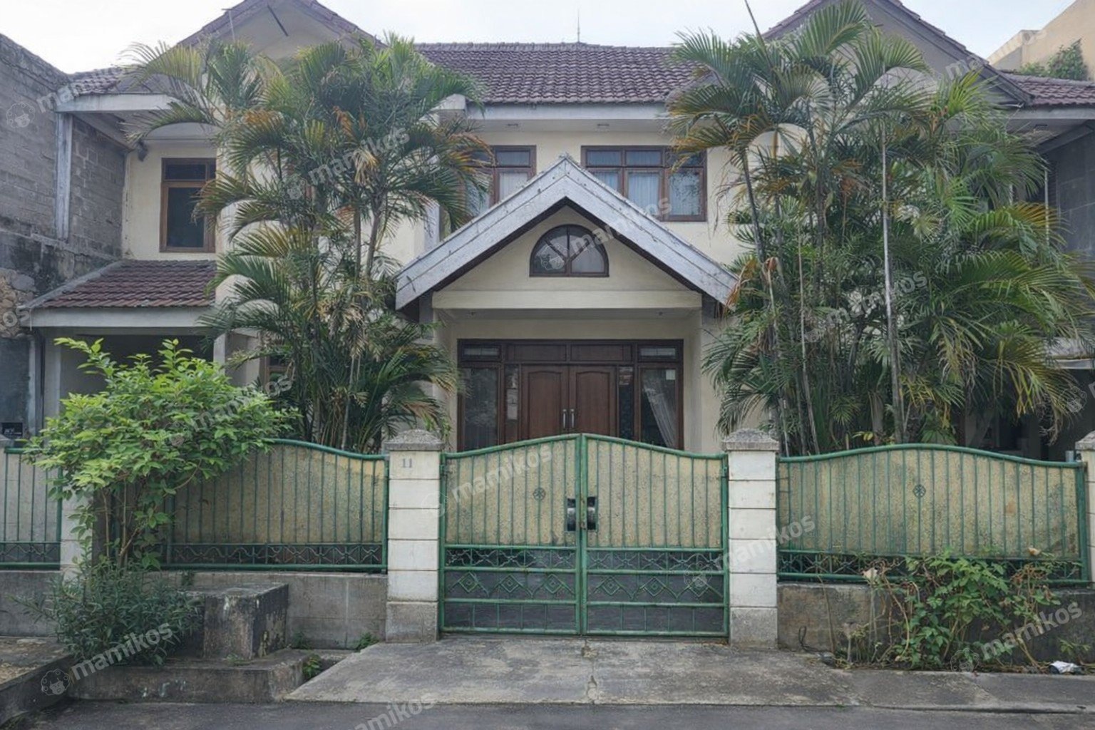Rumah Sertifikat SHM 12 Kamar Tidur 6 Kamar Mandi Kebayoran Baru Jakarta Selatan