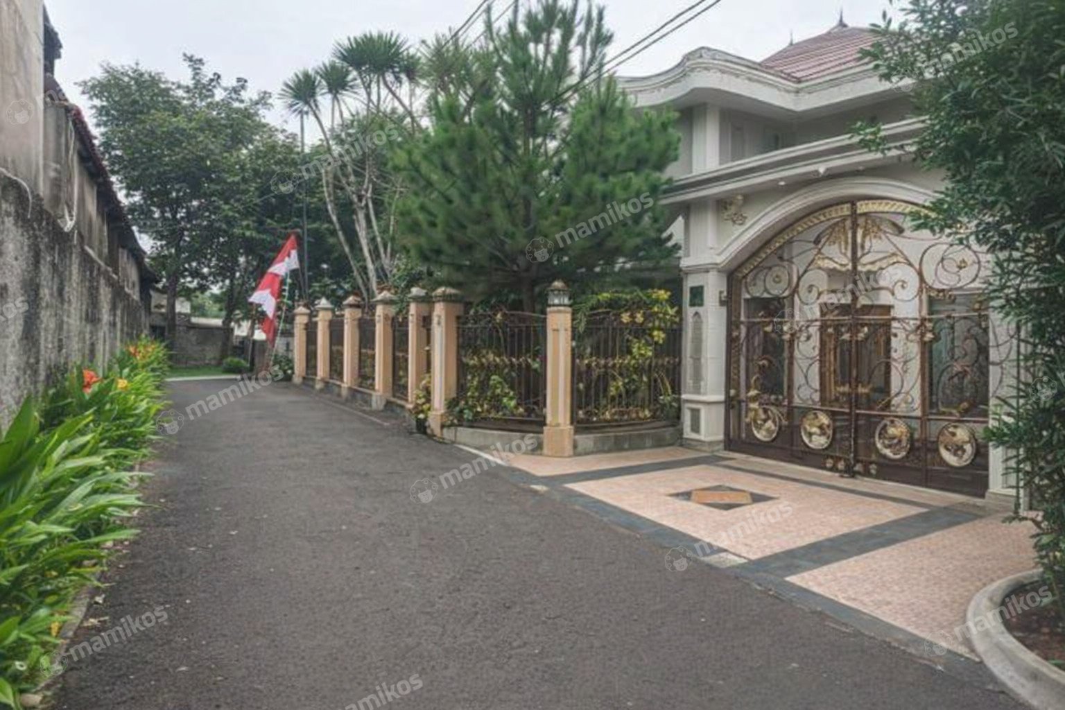 Rumah Sertifikat SHM 5 Kamar Tidur 5 Kamar Mandi Cipedak Jakarta Selatan