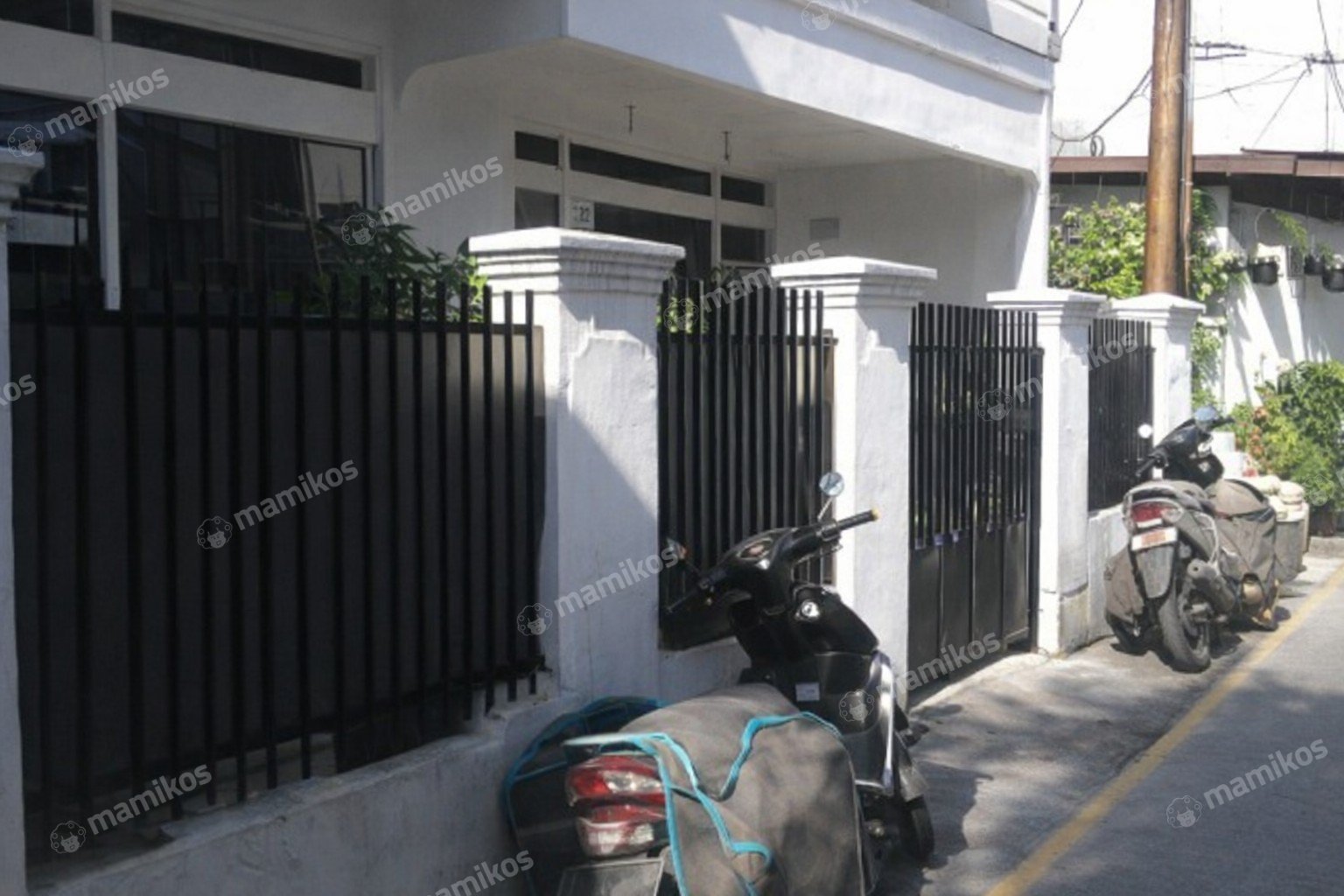 Rumah Sertifikat SHM 2 Kamar Mandi 1 Lantai Tomang Jakarta Barat