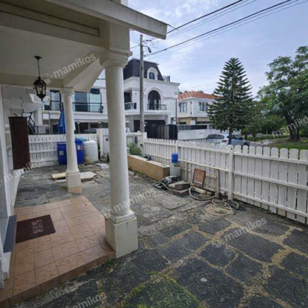Rumah Sertifikat SHM 5 Kamar Tidur 6 Kamar Mandi Taman Palem Jakarta Barat - Photo 2