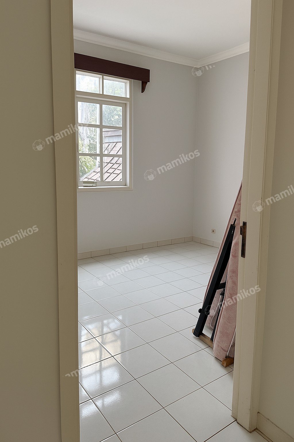 Rumah Sertifikat SHM 3 Kamar Tidur 3 Kamar Mandi Legenda Wisata Jakarta Timur - Photo 3