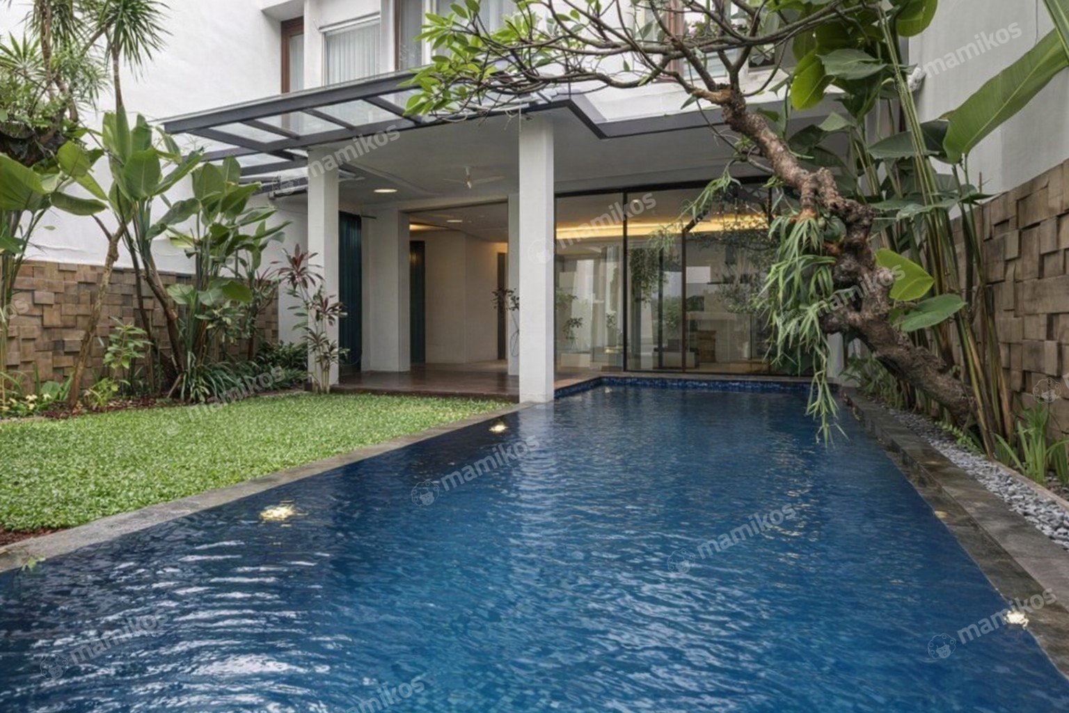 Rumah Sertifikat SHM 5 Kamar Tidur 4 Kamar Mandi Kemang Jakarta Selatan