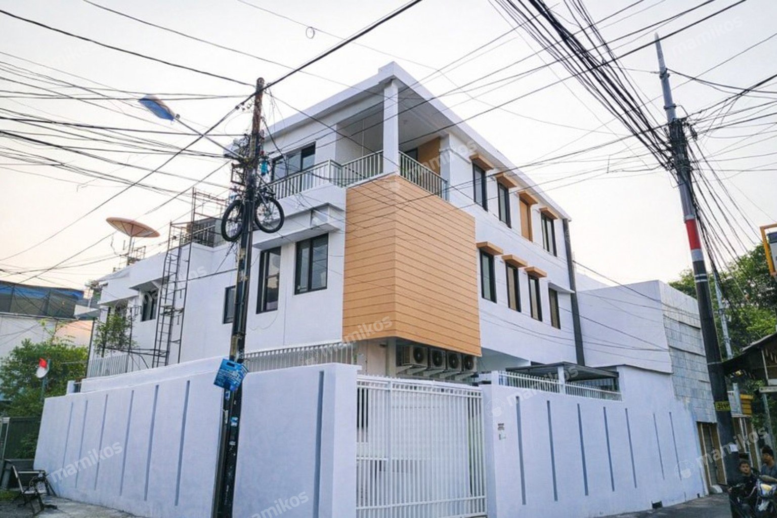 Rumah Baru Sertifikat SHM 24 Kamar Tidur Tomang Jakarta Barat