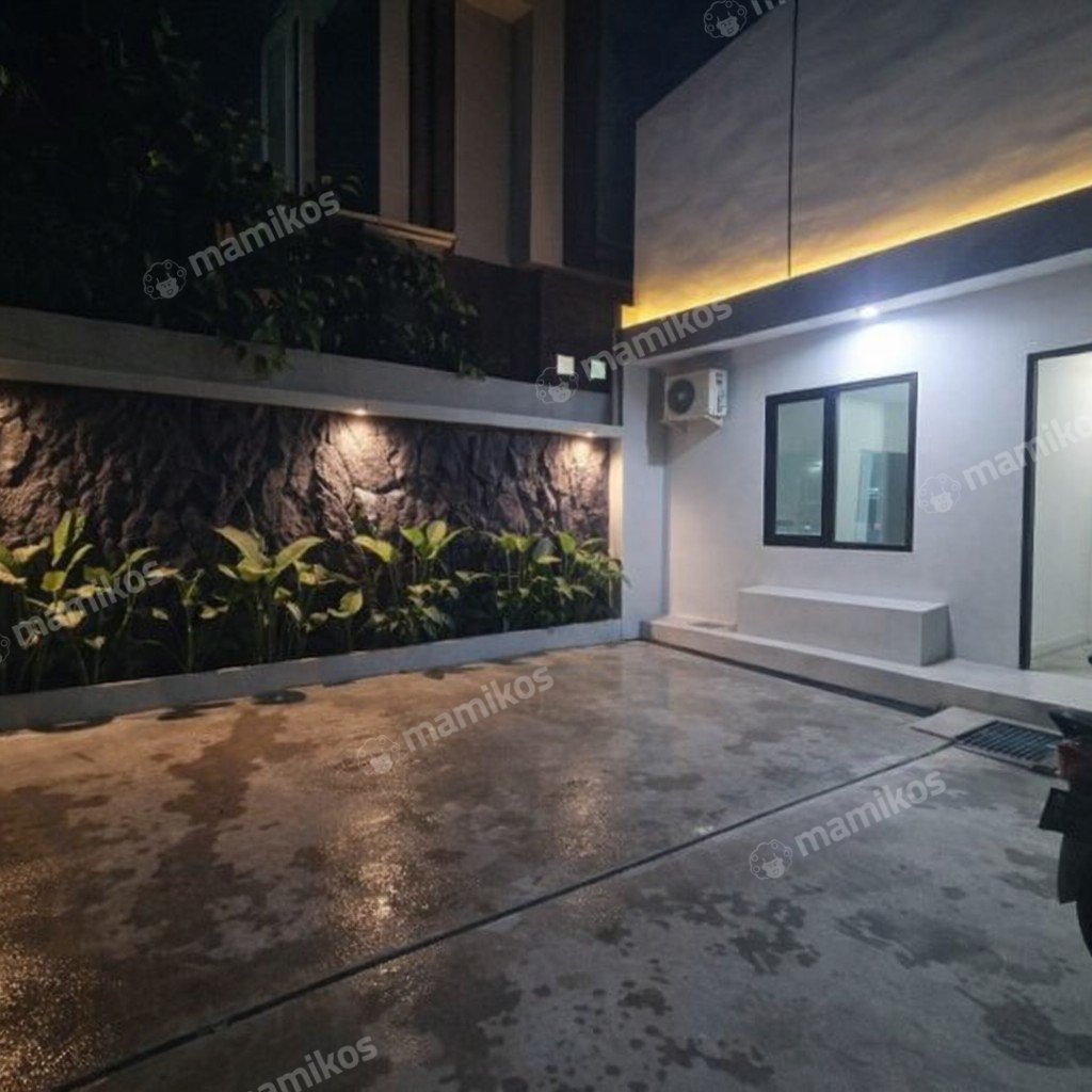 Rumah Sertifikat SHM 17 Kamar Tidur 5 Kamar Mandi Mampang Prapatan Jakarta Selatan - Photo 3