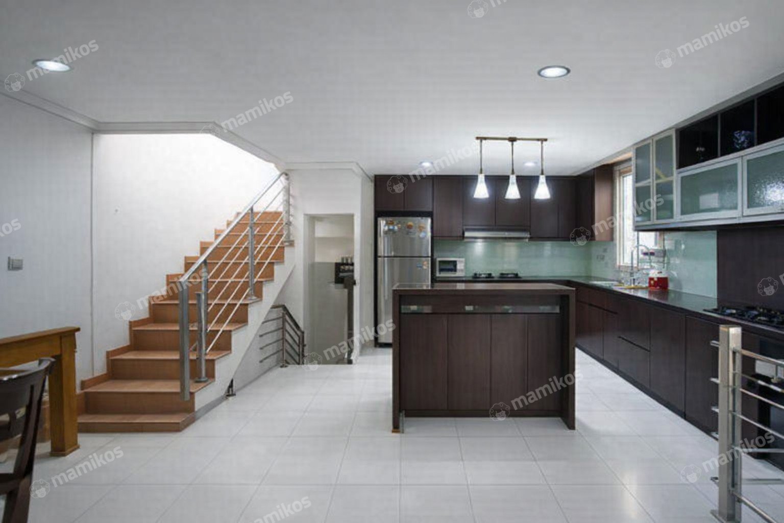 Rumah Sertifikat SHM 5 Kamar Tidur 4 Kamar Mandi Permata Buana Jakarta Barat