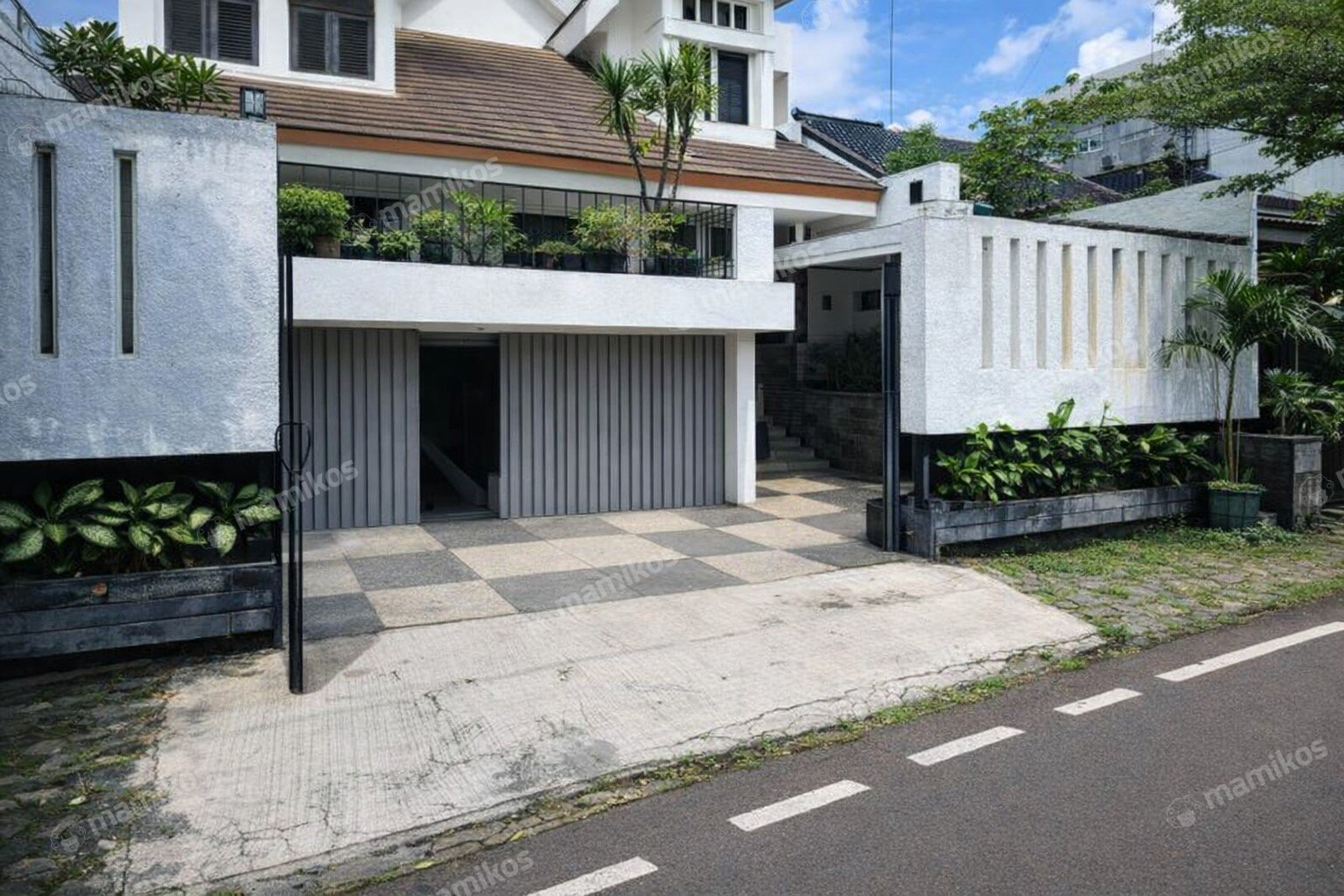 Rumah Sertifikat SHM 4 Kamar Tidur 3 Kamar Mandi Kebayoran Baru Jakarta Selatan