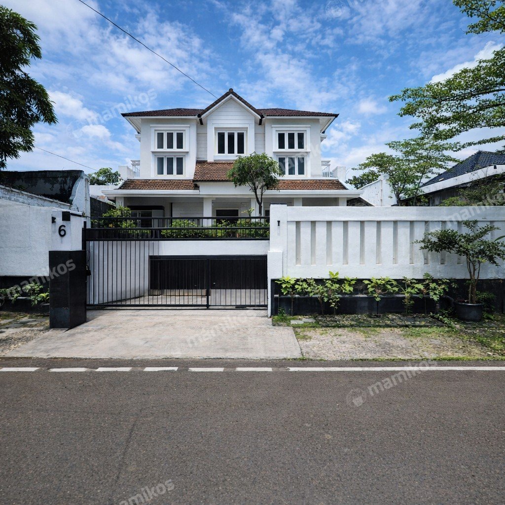 Rumah Sertifikat SHM 4 Kamar Tidur 3 Kamar Mandi Kebayoran Baru Jakarta Selatan - Photo 2