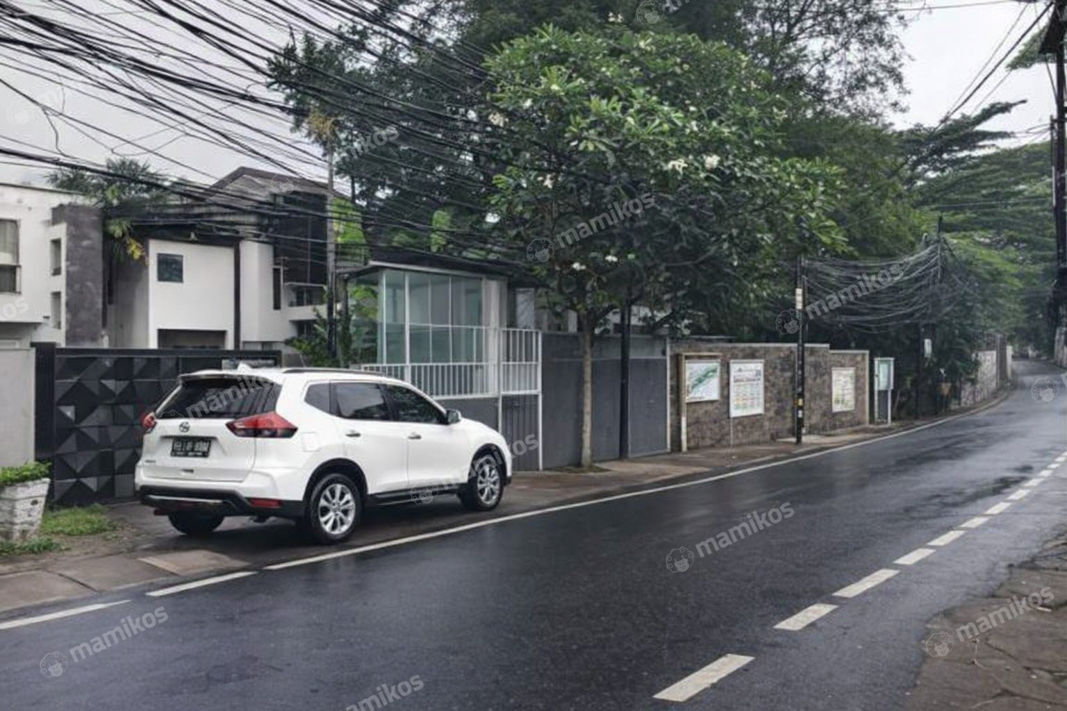 Rumah Sertifikat SHM 16 Kamar Tidur 9 Kamar Mandi Kemang Jakarta Selatan