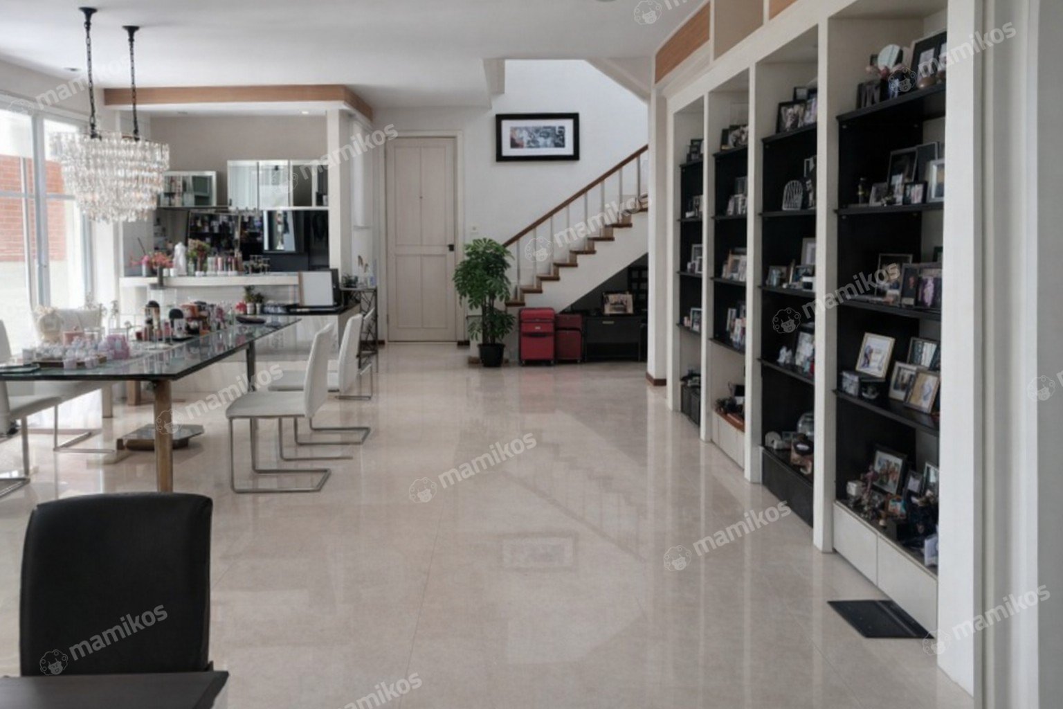 Rumah Sertifikat SHM 4 Kamar Tidur 3 Kamar Mandi Pondok Indah Jakarta Selatan - Photo 2