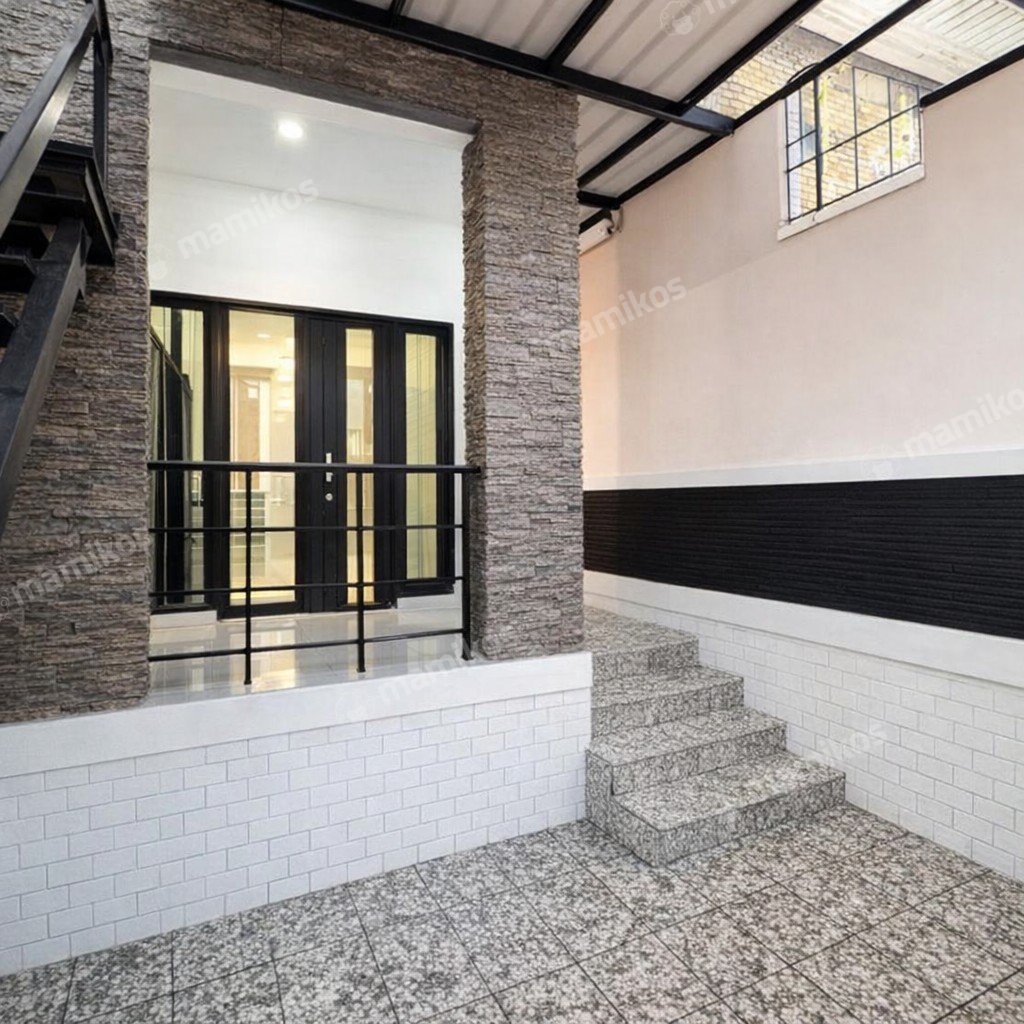 Rumah Sertifikat SHM 3 Kamar Tidur 3 Kamar Mandi Kebon Jeruk Jakarta Barat - Photo 2