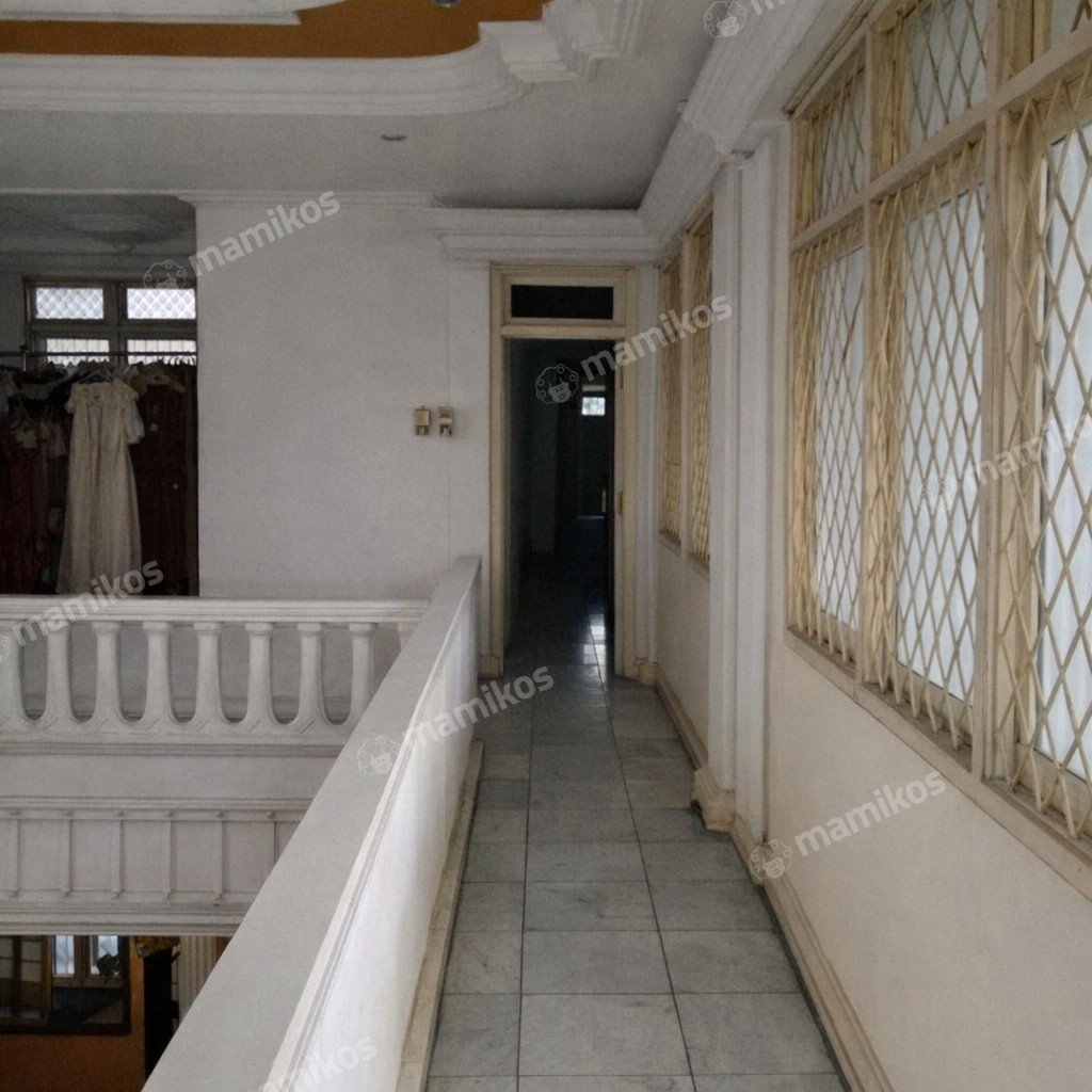 Rumah Sertifikat SHM 5 Kamar Tidur 4 Kamar Mandi Pondok Labu Jakarta Selatan - Photo 2