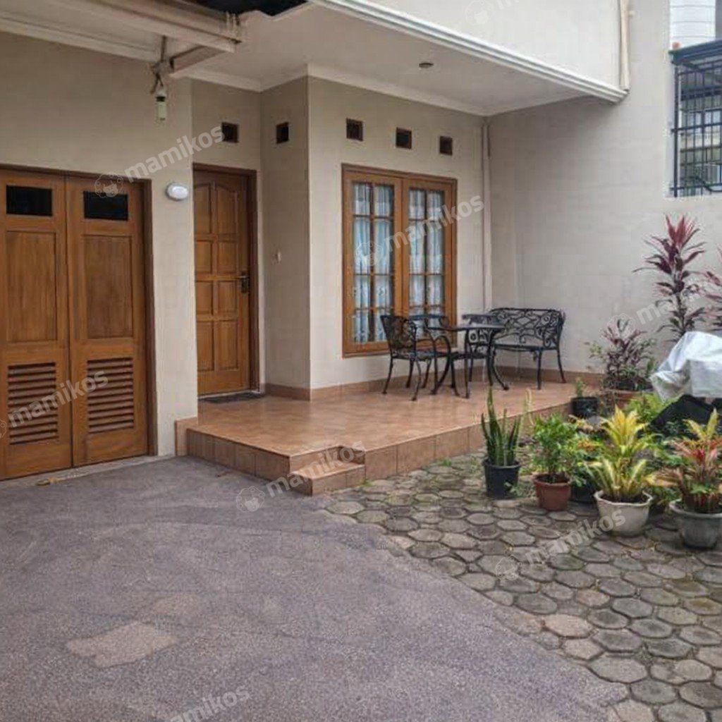 Rumah Sertifikat SHM 5 Kamar Tidur 5 Kamar Mandi Kebon Jeruk Jakarta Barat - Photo 2