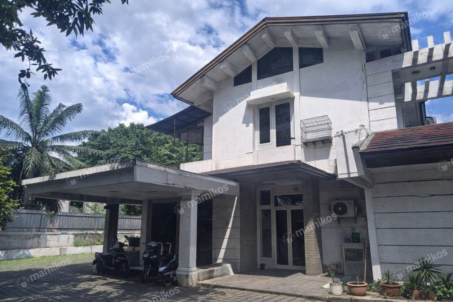 Rumah Sertifikat SHM 4 Kamar Tidur 4 Kamar Mandi Pondok Indah Jakarta Selatan