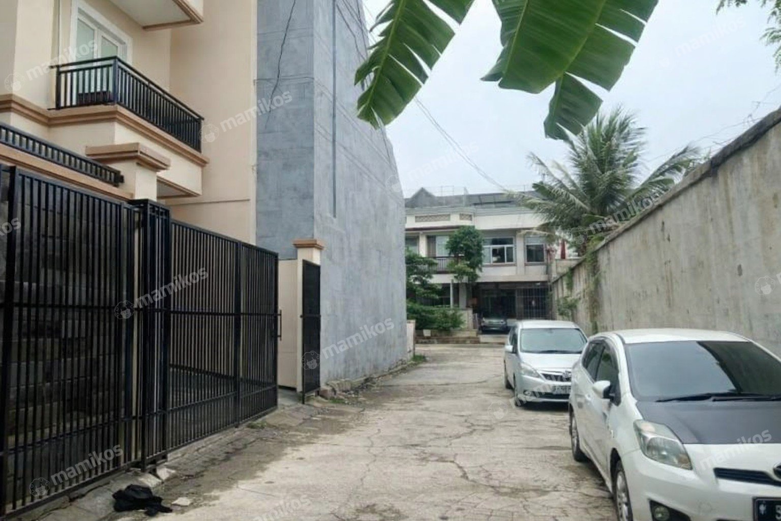 Rumah Sertifikat SHM 6 Kamar Tidur 3 Kamar Mandi Sunter Jakarta Utara - Photo 2