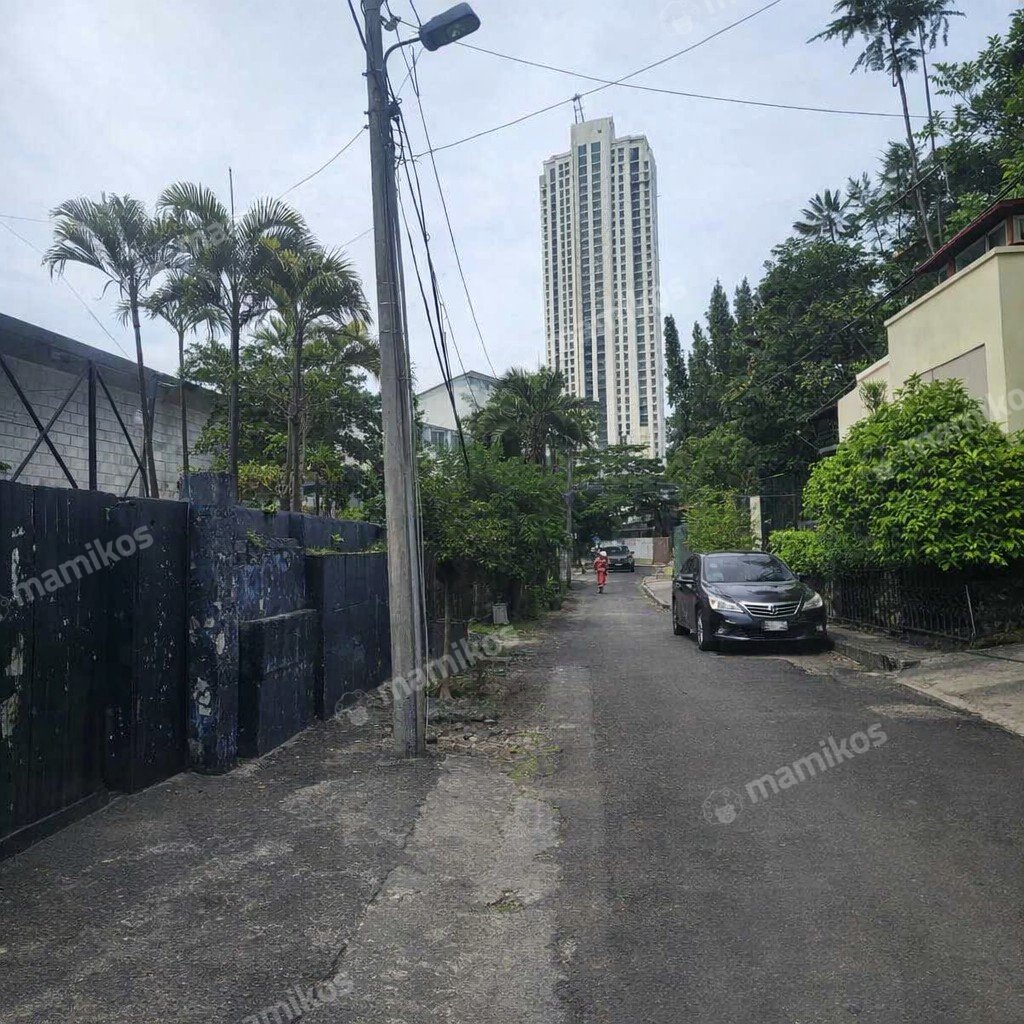 Rumah Sertifikat SHM 7 Kamar Tidur 4 Kamar Mandi Kebayoran Baru Jakarta Selatan - Photo 2